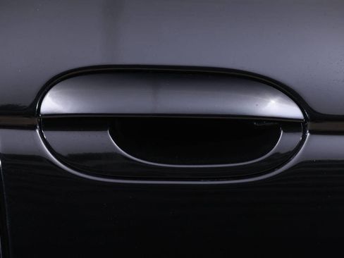 Used 2003 BMW M5 image 39