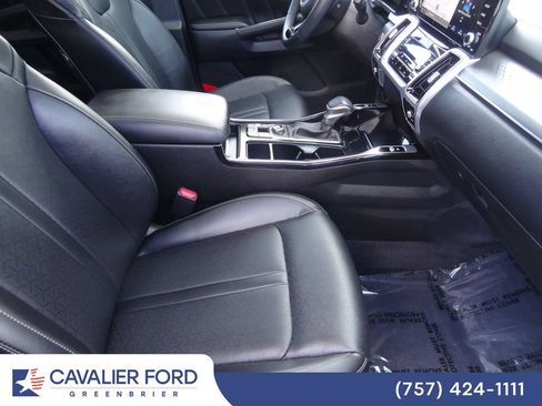 Used 2023 Kia Sorento SX AWD/4WD image 16
