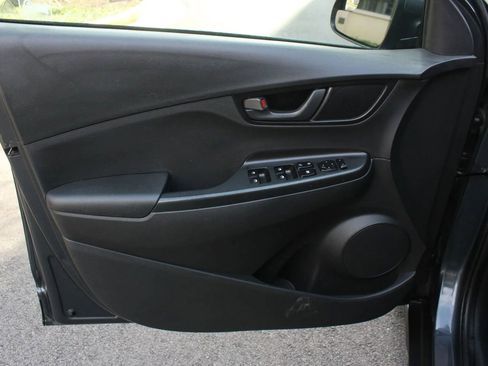 Used 2021 Hyundai Kona SE AWD/4WD image 16