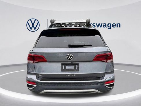 Certified 2022 Volkswagen Taos SE FWD image 10