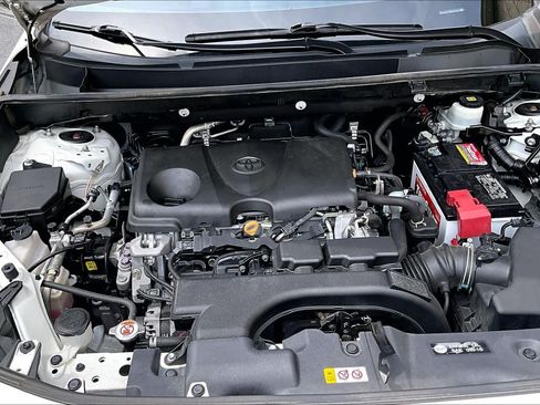 Used 2021 Toyota RAV4 XLE w/ Convenience Package FWD image 31