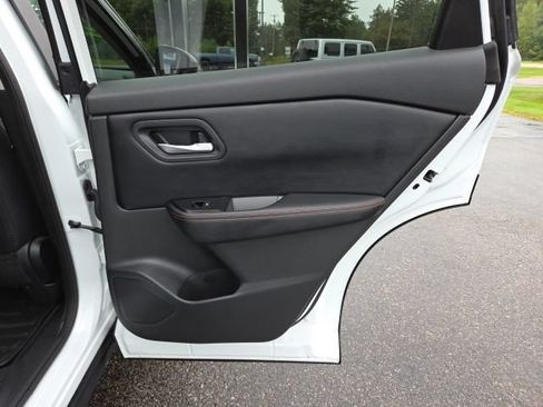 Used 2025 Nissan Rogue SV AWD/4WD image 49