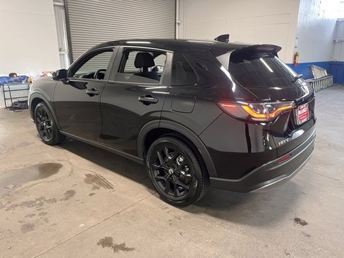 Used 2025 Honda HR-V Sport image 5