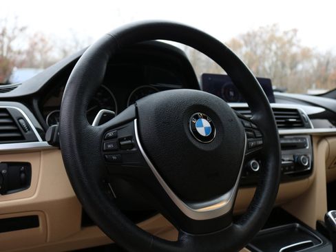Used 2018 BMW 330i xDrive 330xi Sedan w/ Premium Package image 24