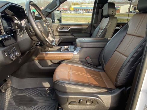 Used 2024 Chevrolet Silverado 2500 High Country image 15