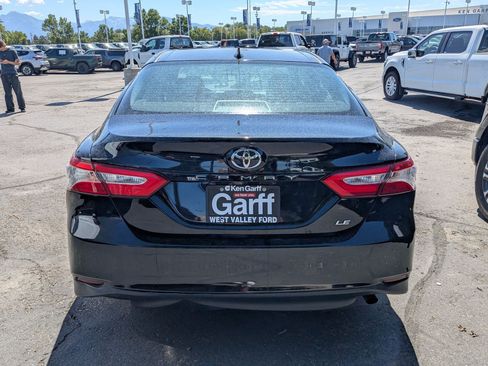 Used 2019 Toyota Camry LE FWD image 5
