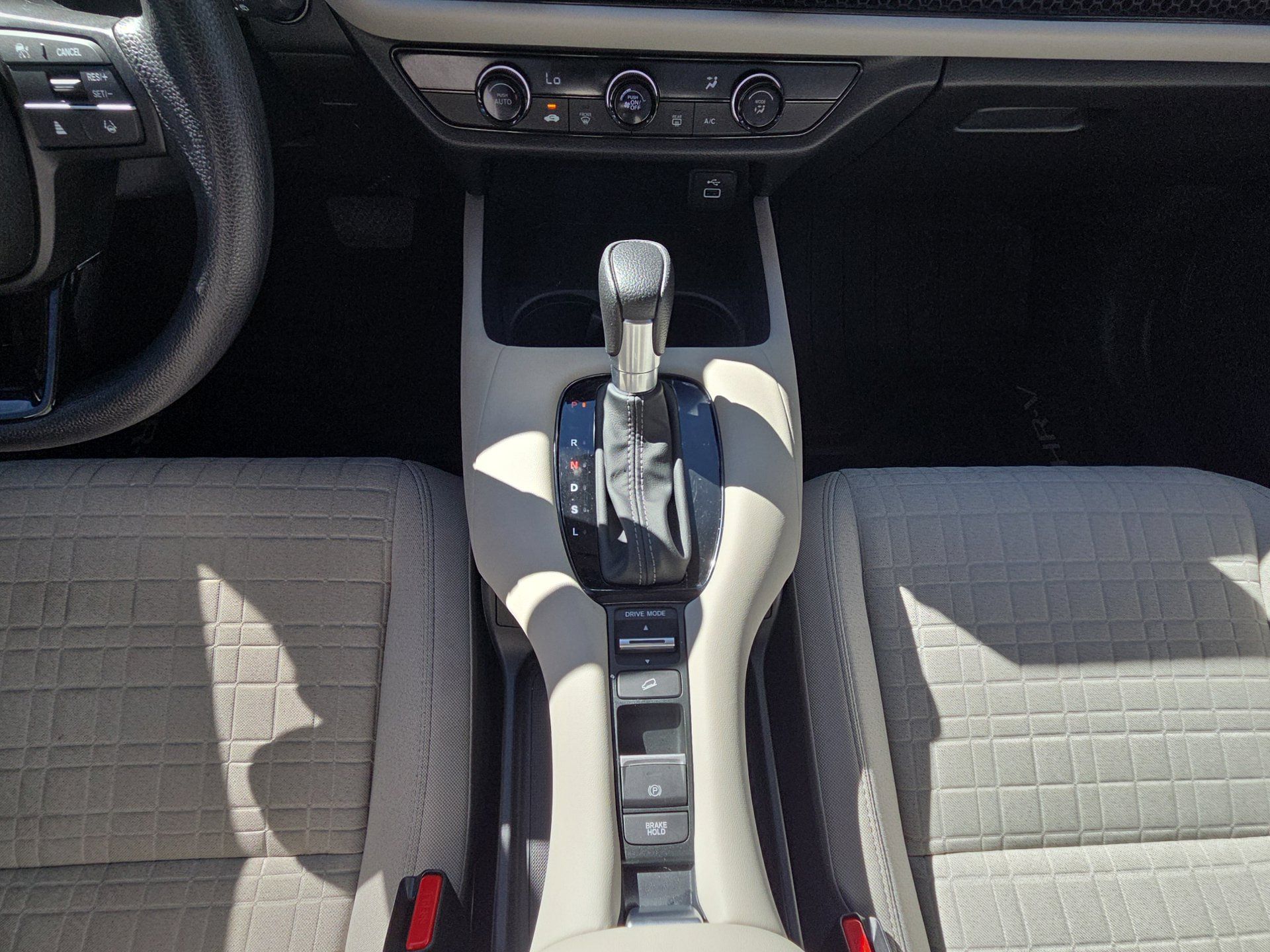 Used 2025 Honda HR-V LX image 24