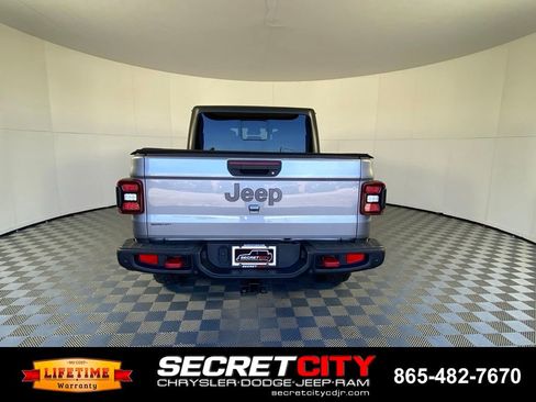 Used 2020 Jeep Gladiator Rubicon AWD/4WD image 6
