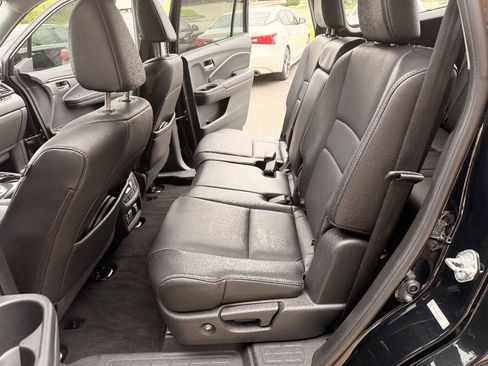 Used 2016 Honda Pilot Touring image 12