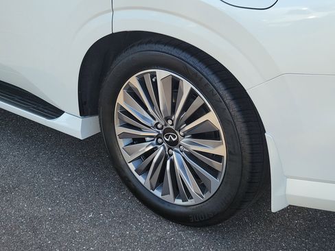 New 2026 INFINITI QX80 Luxe image 5