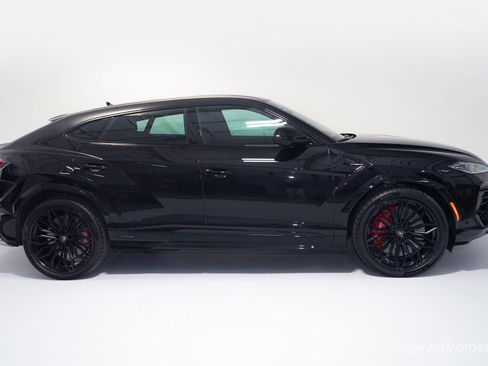 Used 2026 Lamborghini Urus SE image 4