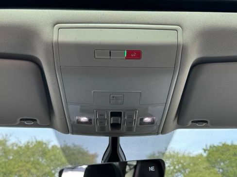 Certified 2023 Volkswagen Atlas SE w/ Panoramic Sunroof Package AWD/4WD image 19