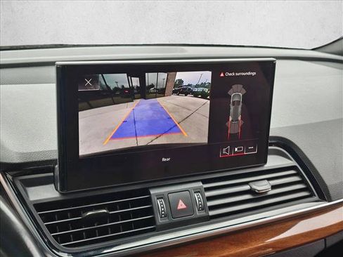 Used 2021 Audi Q5 Premium w/ Convenience Package image 13