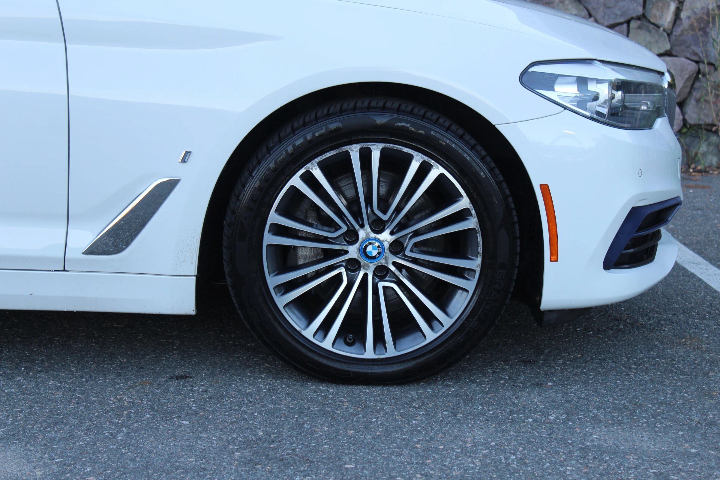 Used 2019 BMW 530e xDrive AWD/4WD image 37
