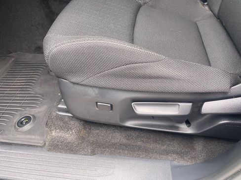 Used 2025 Toyota 4Runner SR5 AWD/4WD image 10