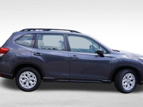 Used 2022 Subaru Forester image 2