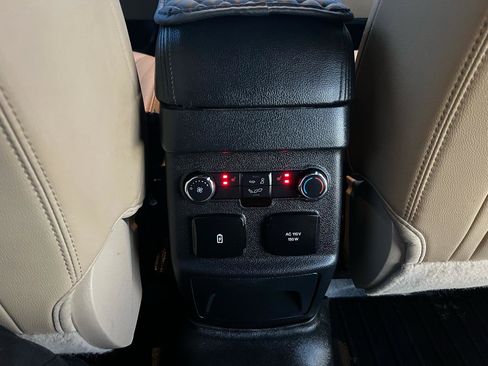 Used 2016 Ford Explorer Limited image 15