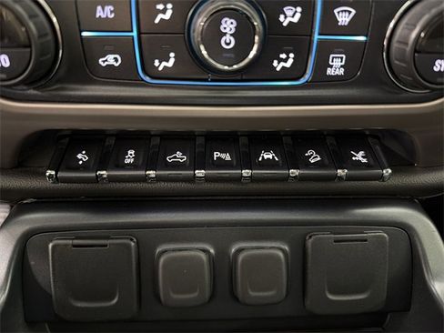 Used 2017 GMC Sierra 1500 Denali w/ Denali Ultimate Package image 30