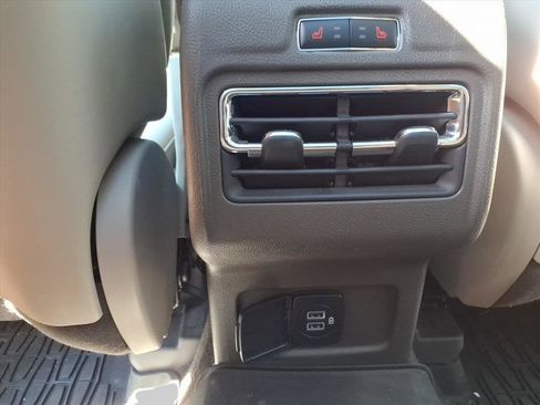 Used 2022 Lincoln Corsair Reserve w/ Equipment Group 201A image 8