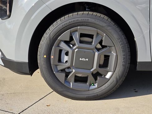 New 2026 Kia Carnival EX image 8