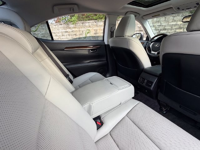 Used 2014 Lexus ES 350 w/ Premium Package FWD image 38