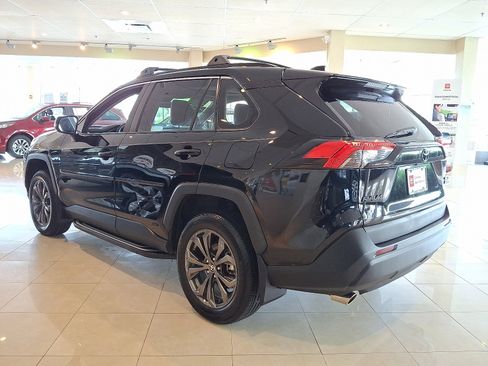 Certified 2023 Toyota RAV4 XLE Premium image 5