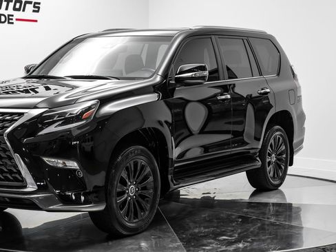 Used 2023 Lexus GX 460 Premium w/ Accessory Package AWD/4WD image 3