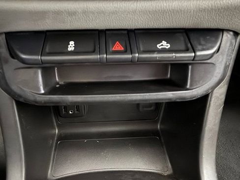 Used 2021 Chevrolet Colorado W/T w/ Custom Special Edition image 18