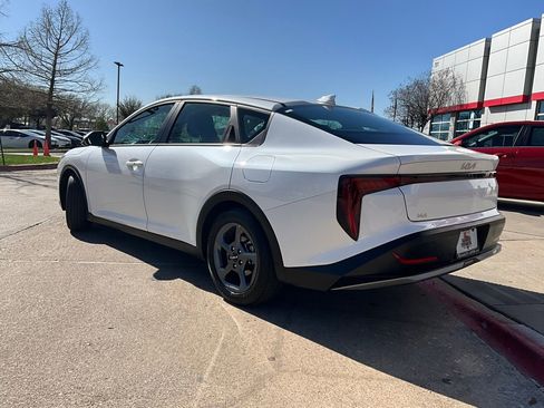 Used 2025 Kia K4 LXS image 8