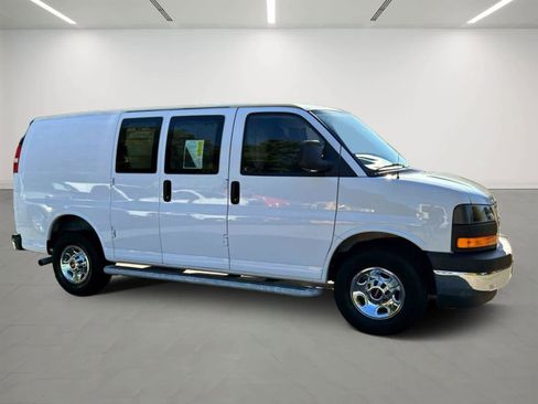 Used 2024 GMC Savana 2500 w/ Driver Convenience Package image 6