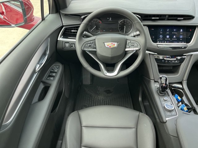 New 2025 Cadillac XT6 Luxury FWD image 31