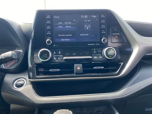 Used 2020 Toyota Highlander LE AWD/4WD image 10