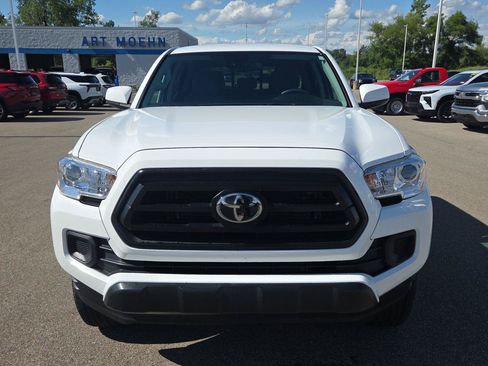 Used 2020 Toyota Tacoma SR AWD/4WD image 11