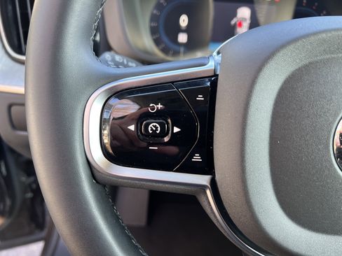 Used 2025 Volvo XC60 B5 Plus w/ Climate Package image 19