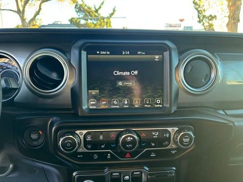 Used 2021 Jeep Wrangler Unlimited Sahara image 23