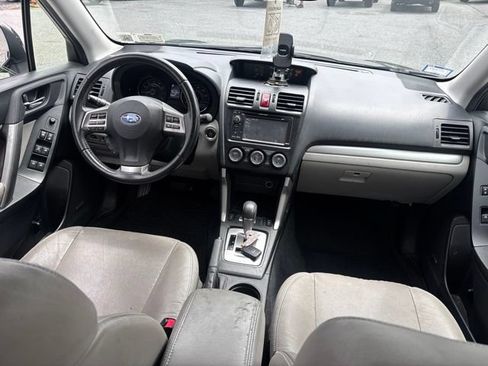 Used 2014 Subaru Forester 2.5i Touring AWD/4WD image 8