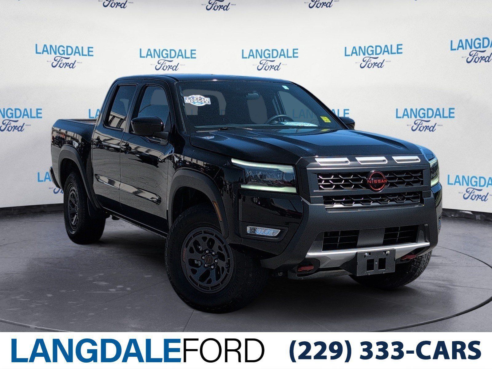Used 2026 Nissan Frontier PRO-4X AWD/4WD image 1
