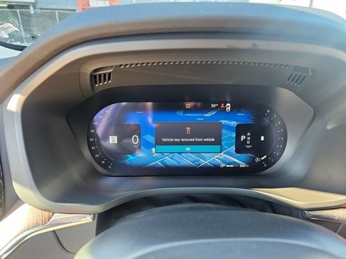 Certified 2023 Volvo XC60 B5 Plus AWD/4WD image 20