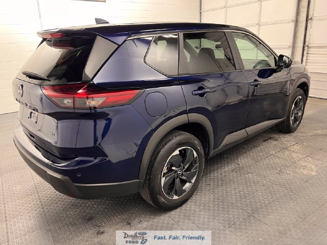 Used 2025 Nissan Rogue SV AWD/4WD image 7