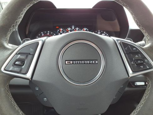 Used 2017 Chevrolet Camaro SS RWD image 18