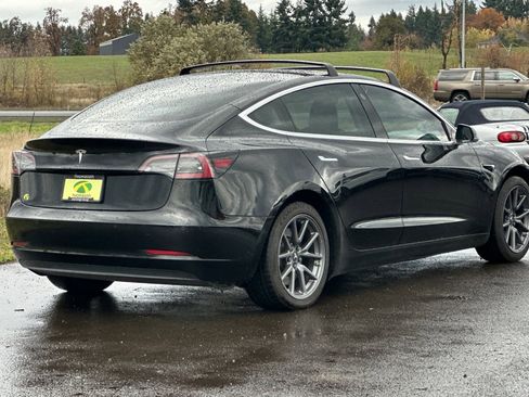 Used 2018 Tesla Model 3 Mid Range image 4