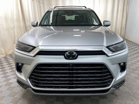 Used 2024 Toyota Grand Highlander XLE image 21