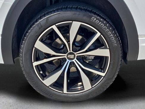 Used 2025 Volkswagen Atlas SEL Premium R-Line AWD/4WD image 8