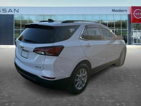 Used 2023 Chevrolet Equinox LT image 2