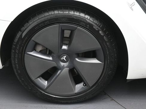 Used 2023 Tesla Model 3 Standard Range RWD image 34