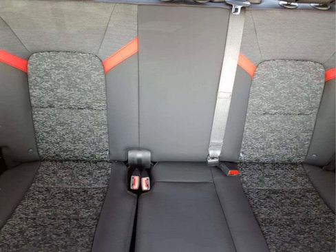 Used 2024 Chevrolet Colorado Z71 w/ Z71 Convenience Package 2 image 17