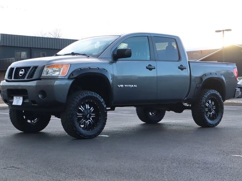 Used 2014 Nissan Titan S image 11
