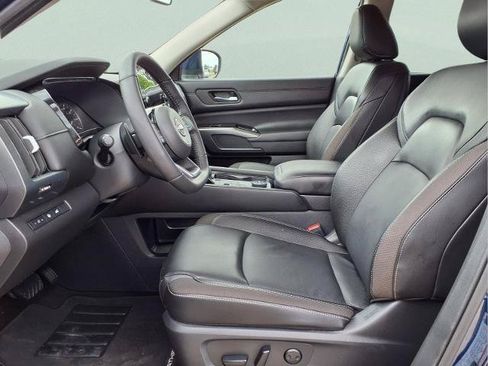 Certified 2024 Nissan Pathfinder SL AWD/4WD image 9