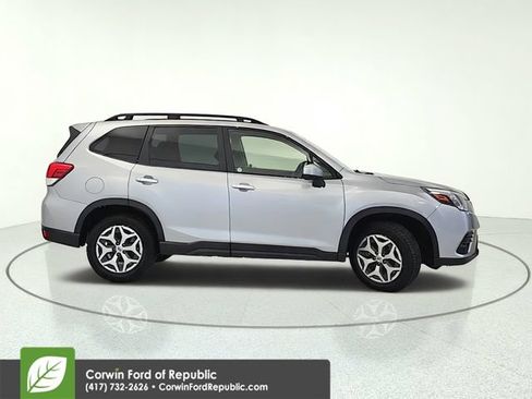 Used 2023 Subaru Forester Premium AWD/4WD image 7