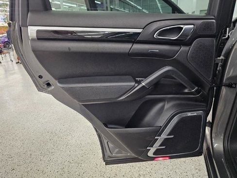 Used 2016 Porsche Cayenne AWD 4dr image 27
